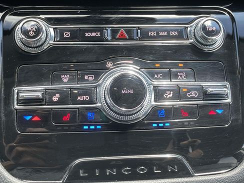 Used 2022 Lincoln Corsair AWD w/ Equipment Group 101A image 28