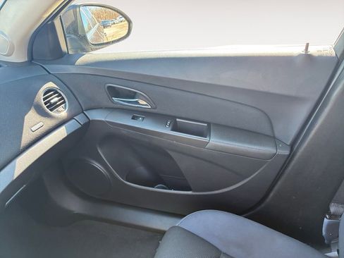 Used 2016 Chevrolet Cruze LT image 29