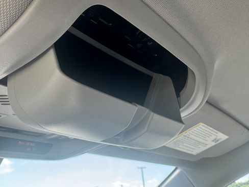 Used 2022 Chevrolet Equinox LT FWD image 31