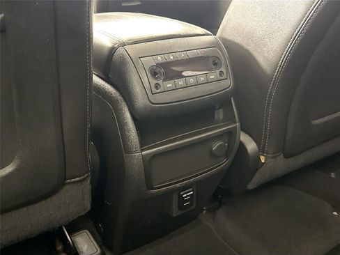 Used 2014 GMC Acadia SLT image 37