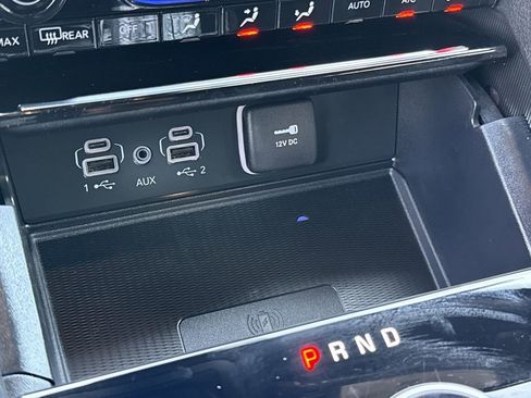 Used 2025 Jeep Grand Cherokee Limited w/ Luxury Tech Group II image 20