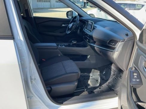 Used 2024 Nissan Rogue SV AWD/4WD image 59