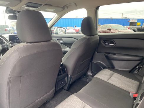 Used 2025 Nissan Rogue SV image 14