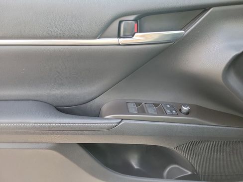 Used 2021 Toyota Camry XSE image 14