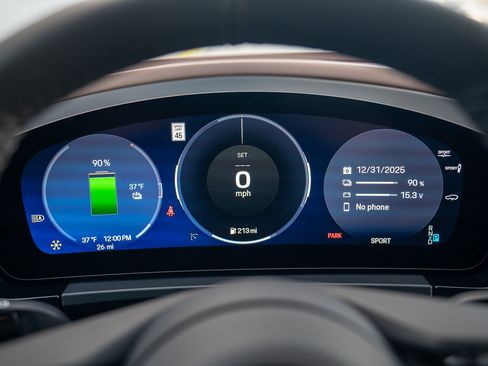 Certified 2025 Porsche Macan Turbo Electric AWD/4WD image 15