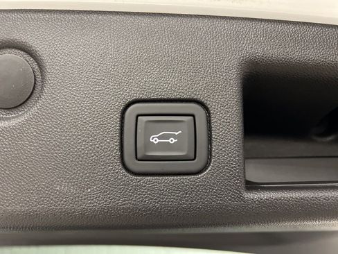 Certified 2023 Chevrolet Equinox LT w/ Driver Convenience Package image 7