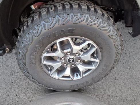 New 2025 Ford Bronco Badlands image 34