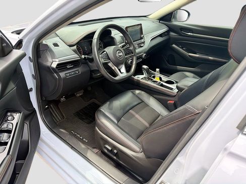 Used 2024 Nissan Altima 2.5 SR FWD image 23