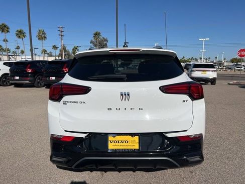 Used 2024 Buick Encore GX Sport Touring image 4