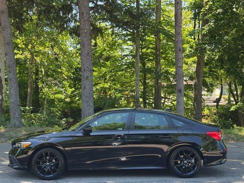 Used 2024 Honda Civic Sport image 9
