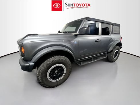 Used 2022 Ford Bronco Black Diamond w/ Sasquatch Package image 9