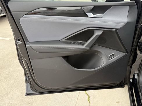 New 2026 Volkswagen Tiguan SE image 10