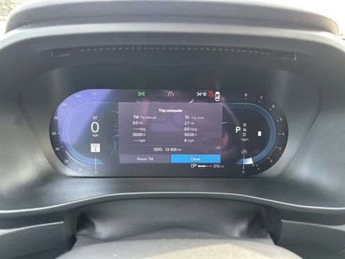 Certified 2023 Volvo XC40 B5 Plus w/ Climate Package image 25