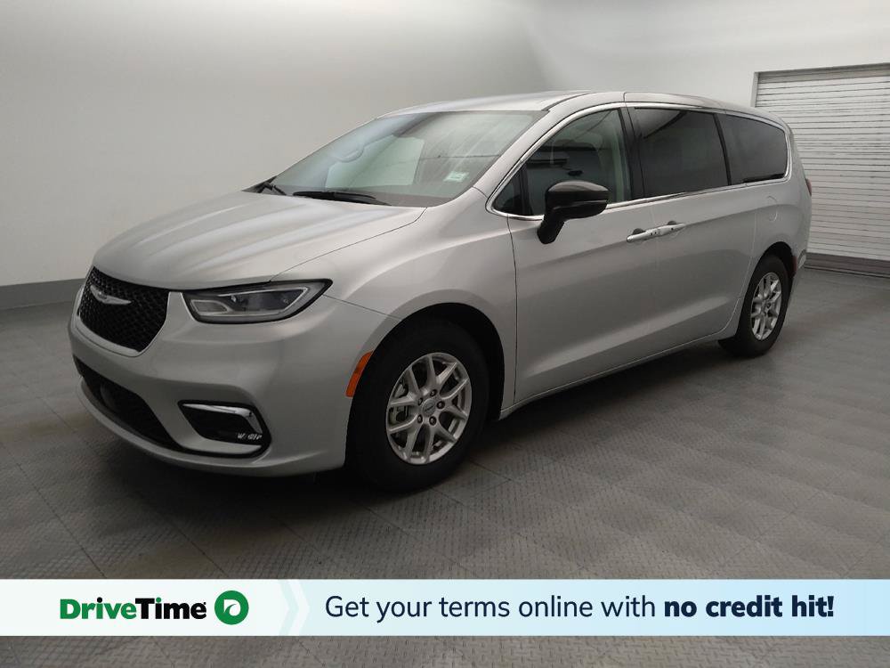 Used 2024 Chrysler Pacifica Touring-L FWD image 1
