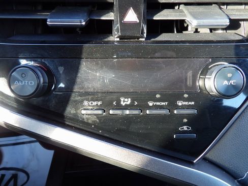 Used 2021 Toyota Camry SE image 28