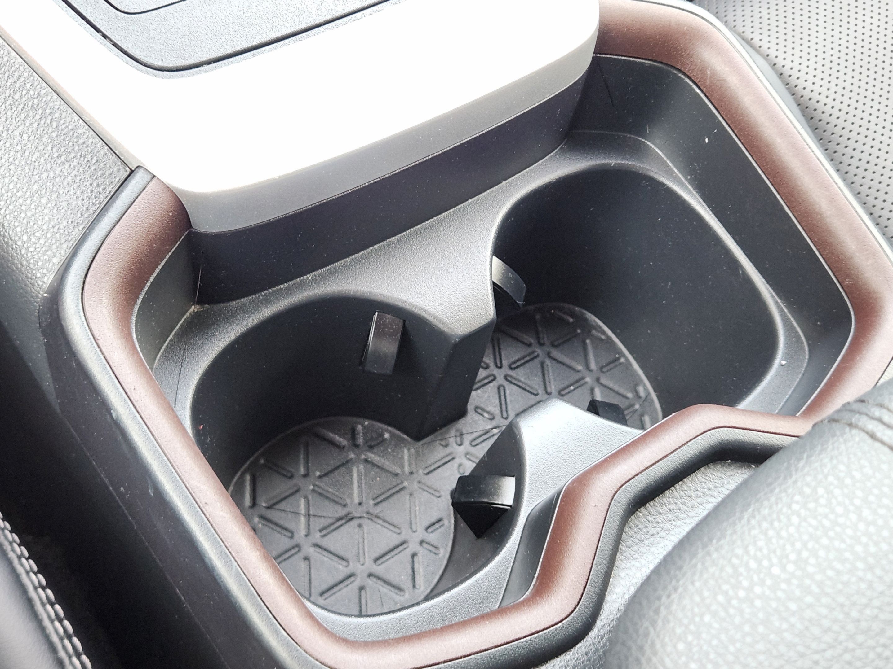 Used 2019 Toyota RAV4 Limited w/ Cold Weather Package FWD image 14