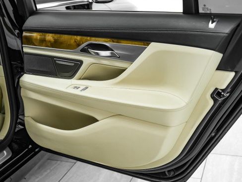 Used 2017 BMW 740i xDrive image 45