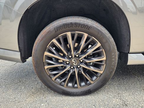 Used 2025 INFINITI QX80 Autograph AWD/4WD image 12