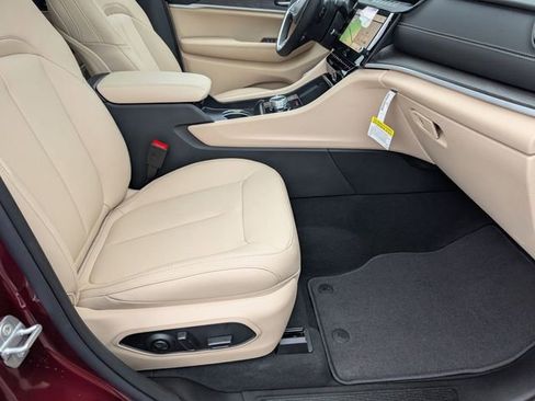 New 2026 Jeep Grand Cherokee Limited image 32