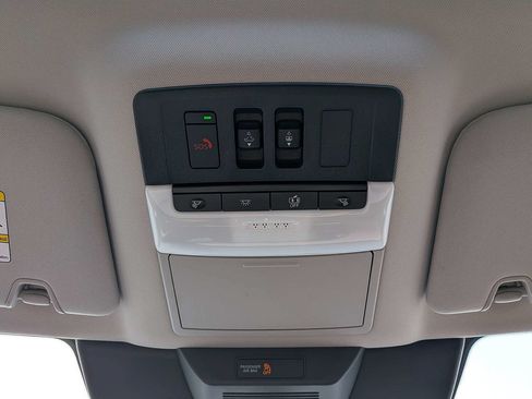 Used 2025 Nissan Pathfinder Platinum AWD/4WD image 28
