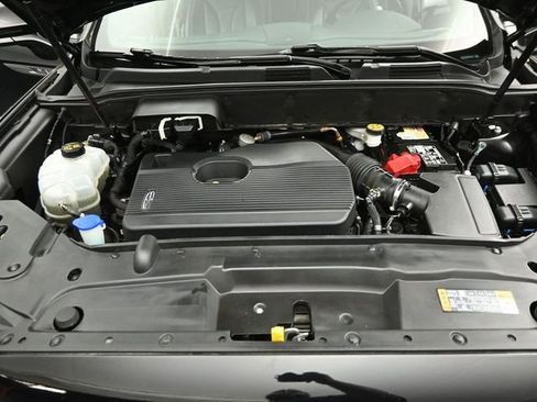 Used 2019 Lincoln Nautilus Reserve image 31