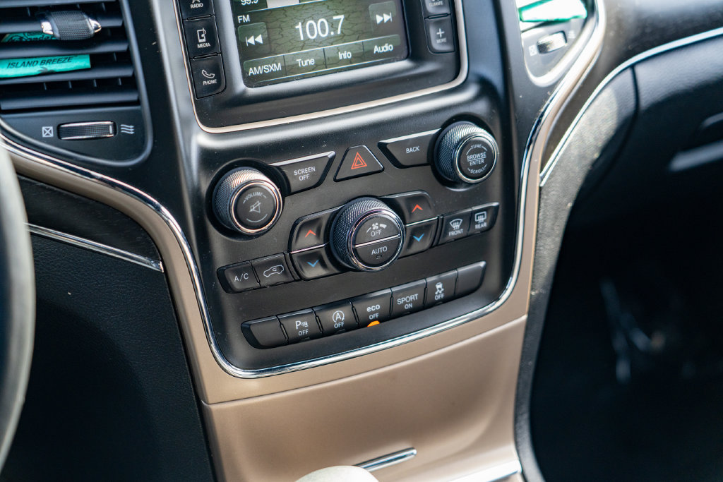 Used 2016 Jeep Grand Cherokee Limited AWD/4WD image 20