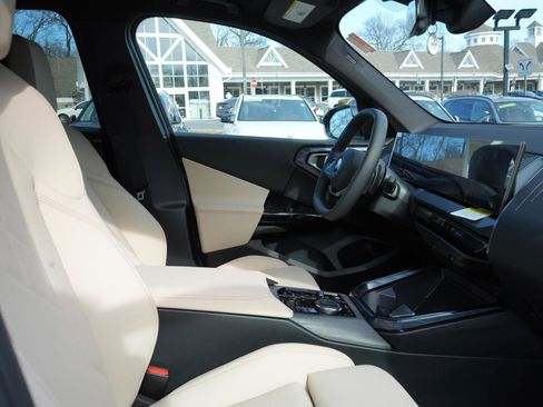 New 2026 BMW X3 xDrive30 w/ Premium Package image 7