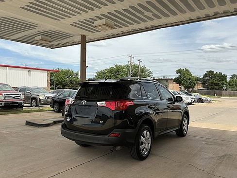 Used 2015 Toyota RAV4 LE FWD image 5