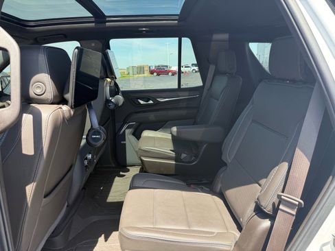 Used 2024 GMC Yukon Denali w/ Advanced Technology Package AWD/4WD image 15