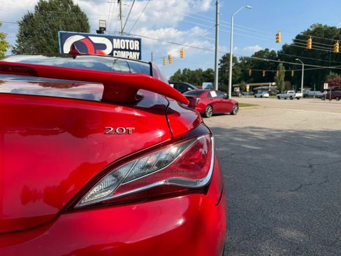 Used 2014 Hyundai Genesis 2.0T RWD image 20