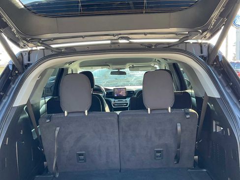 Used 2022 Ford Explorer XLT image 47