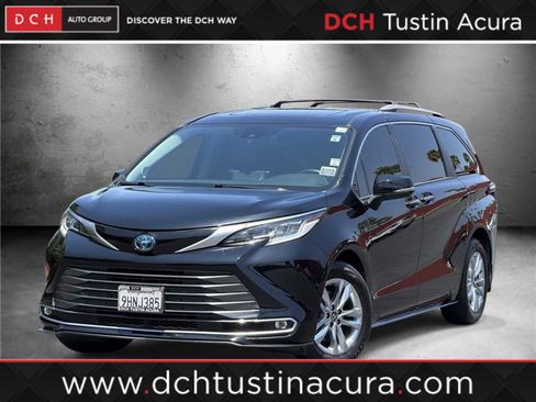 Used 2021 Toyota Sienna Limited AWD/4WD image 1