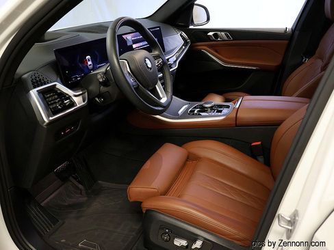 Certified 2025 BMW X5 xDrive40i w/ Climate Comfort Package image 11