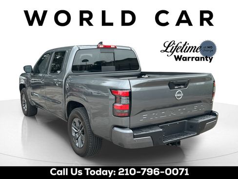 Used 2025 Nissan Frontier SV w/ SV Convenience Package RWD image 5