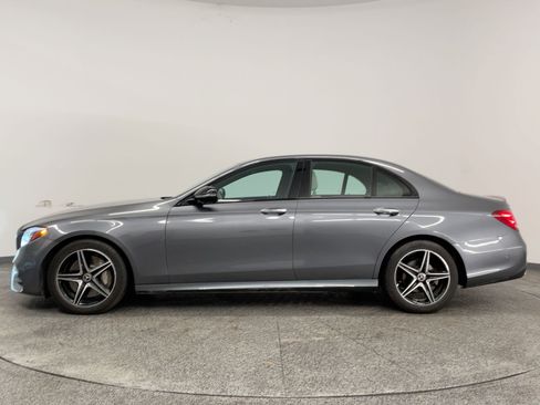 Used 2018 Mercedes-Benz E 300 4MATIC image 2