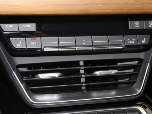 Used 2023 Audi e-tron GT Premium Plus image 36