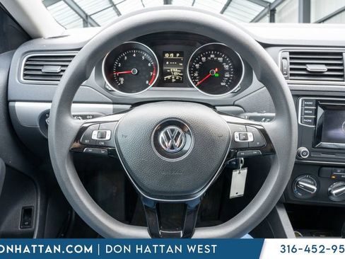 Used 2017 Volkswagen Jetta S image 6