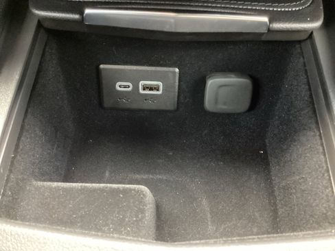 Used 2024 Cadillac XT4 Luxury w/ Cold Weather Package image 23