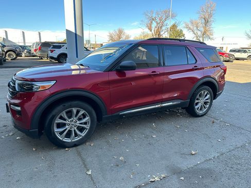 Used 2020 Ford Explorer XLT w/ Equipment Group 202A image 1