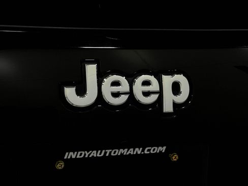 Used 2021 Jeep Grand Cherokee Laredo X AWD/4WD image 37