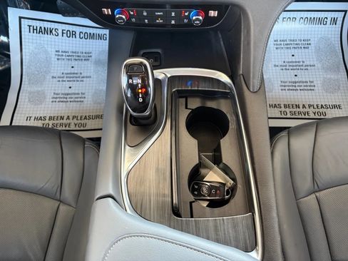 Used 2019 Buick Enclave Premium AWD/4WD image 27