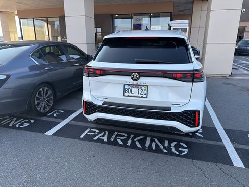 Used 2026 Volkswagen Tiguan SEL R-Line image 7