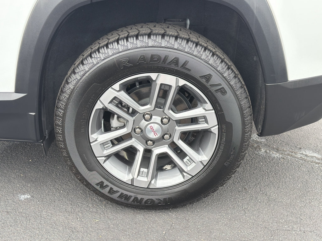 Used 2025 GMC Terrain Elevation FWD image 16