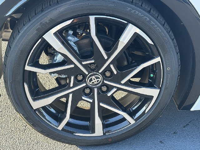 New 2026 Toyota Prius Plug-In Hybrid FWD image 11