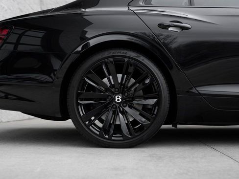 Used 2024 Bentley Flying Spur W12 image 7