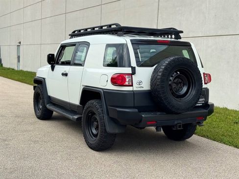 Used 2011 Toyota FJ Cruiser 4WD image 9