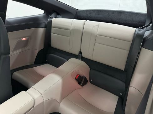 Used 2025 Porsche 911 Carrera image 16