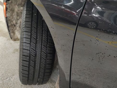 Used 2019 Chrysler Pacifica Limited image 35