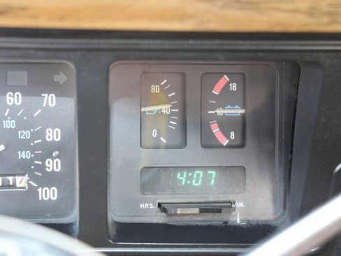 Used 1990 Jeep Grand Wagoneer image 62