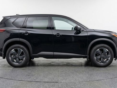 Used 2025 Nissan Rogue SV image 11